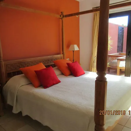 Villa Cora Triquivijate