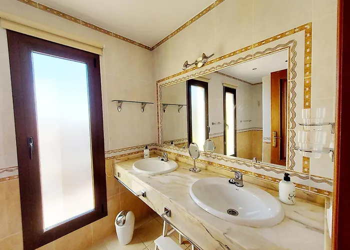 Cora - Traumvilla Mit Privatem Tennisplatz & Beheiztem Pool *