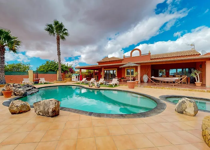 Cora - Traumvilla Mit Privatem Tennisplatz & Beheiztem Pool * Triquivijate