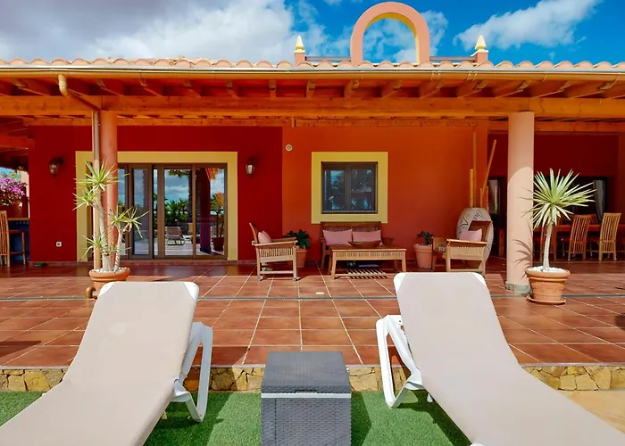 Cora - Traumvilla Mit Privatem Tennisplatz & Beheiztem Pool Triquivijate
