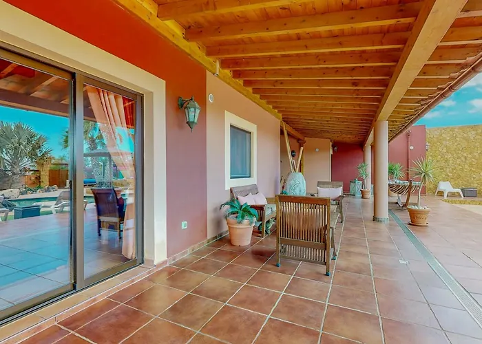 Cora - Traumvilla Mit Privatem Tennisplatz & Beheiztem Pool * Triquivijate