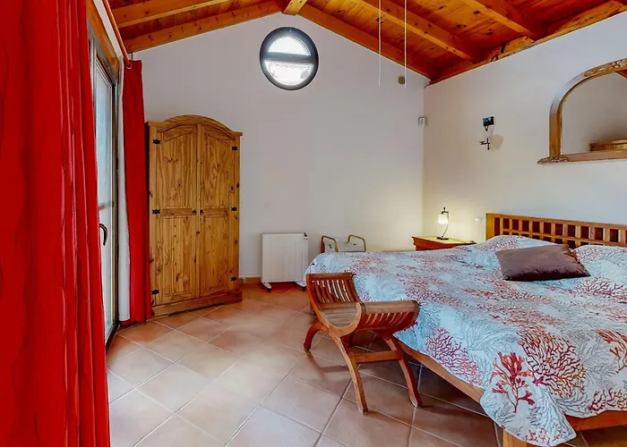 Cora - Traumvilla Mit Privatem Tennisplatz & Beheiztem Pool Villa Triquivijate