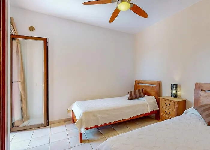 Villa Cora - Traumvilla Mit Privatem Tennisplatz & Beheiztem Pool Triquivijate
