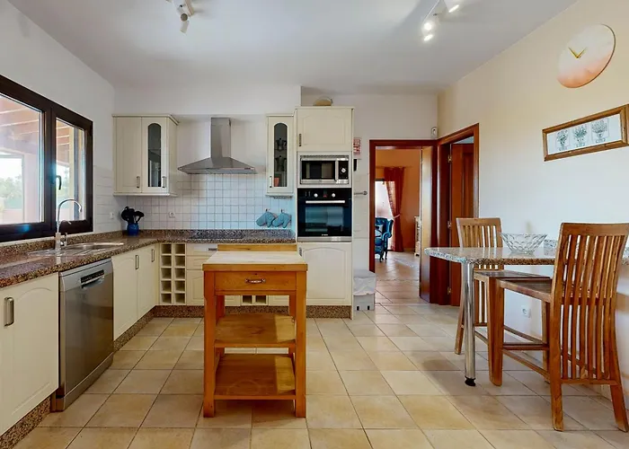 Villa Cora - Traumvilla Mit Privatem Tennisplatz & Beheiztem Pool Triquivijate